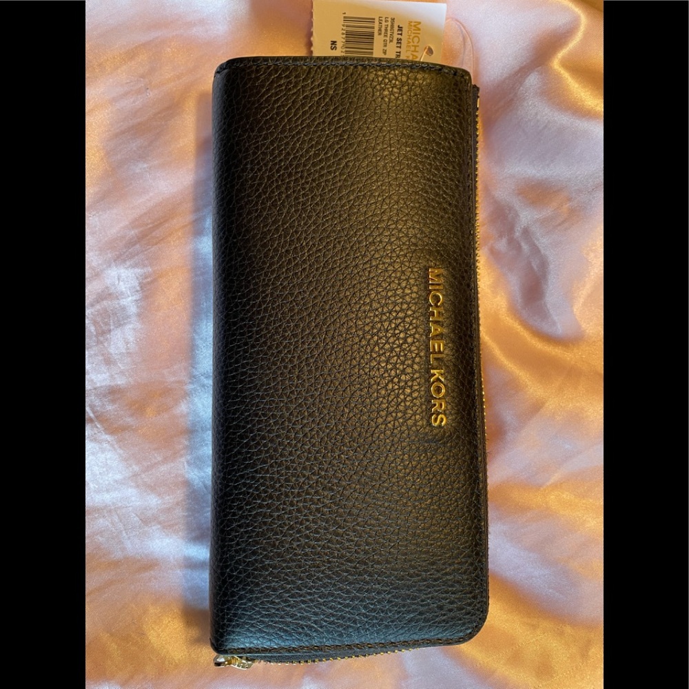 Michael Kors Black Pebble Leather Wallet.